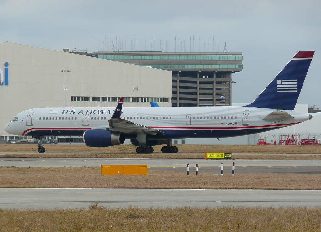 Photo of American Airlines N204UW, Boeing 757-200