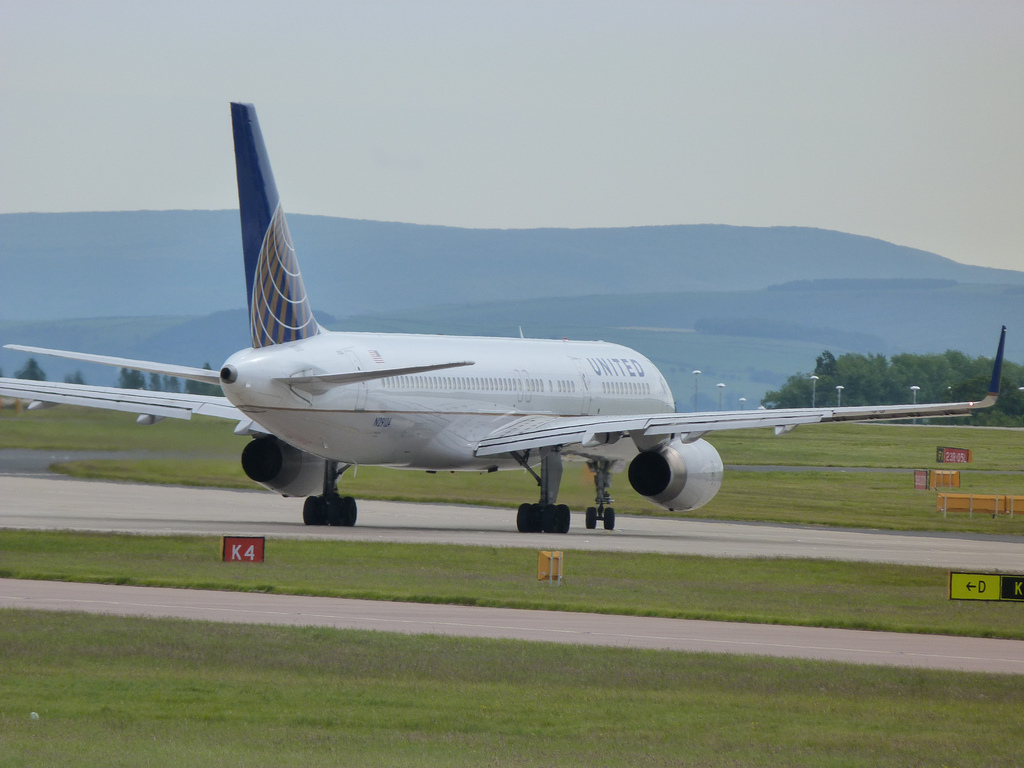 Photo of United N29124, Boeing 757-200