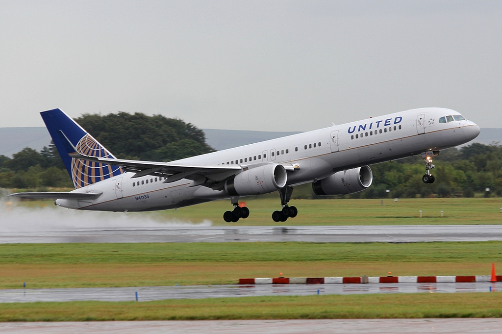Photo of United N41135, Boeing 757-200