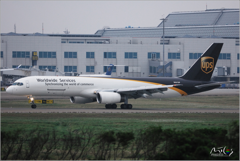 Photo of UPS N461UP, Boeing 757-200