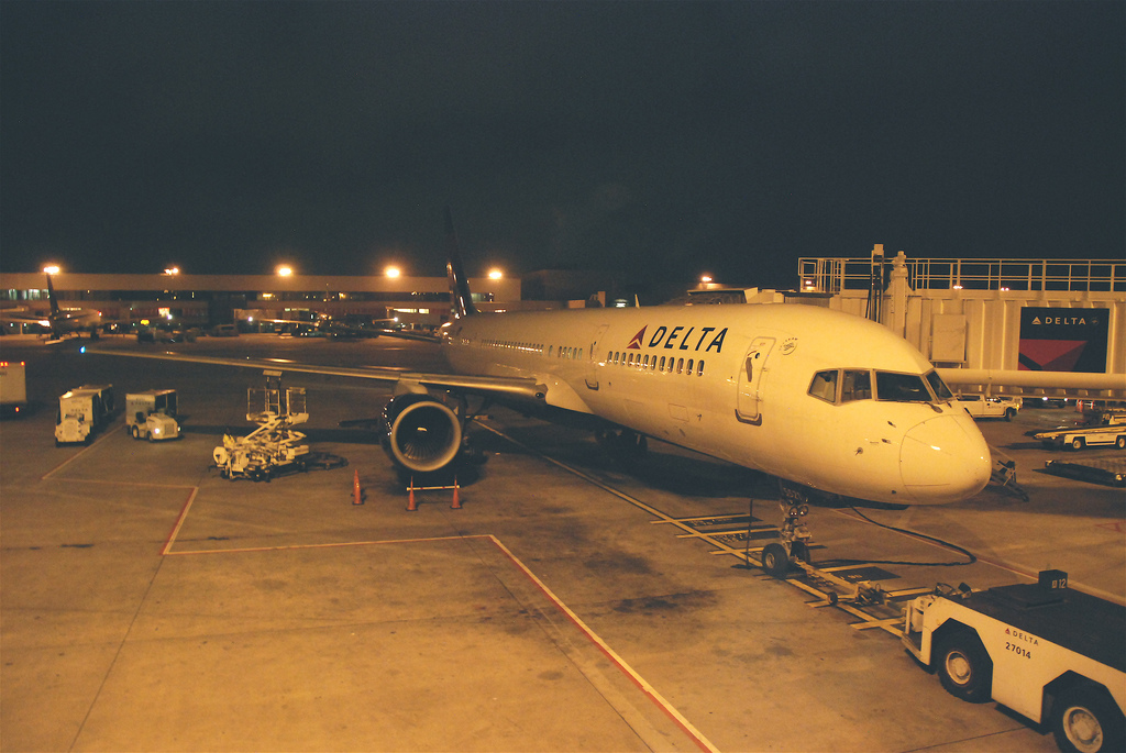 Photo of Delta Airlines N521US, Boeing 757-200