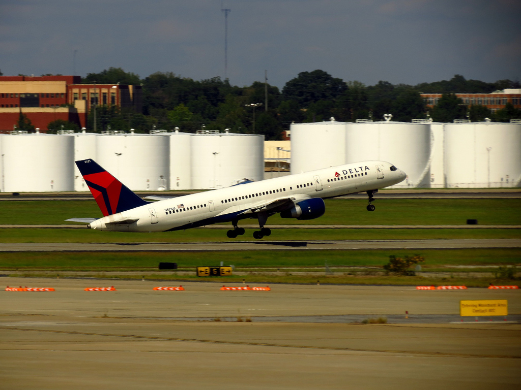 Photo of Delta Airlines N521US, Boeing 757-200