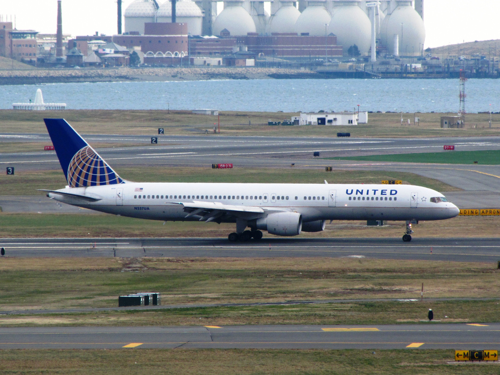 Photo of United N537UA, Boeing 757-200
