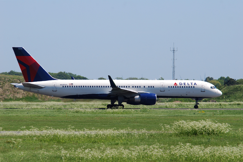 Photo of Delta Airlines N545US, Boeing 757-200