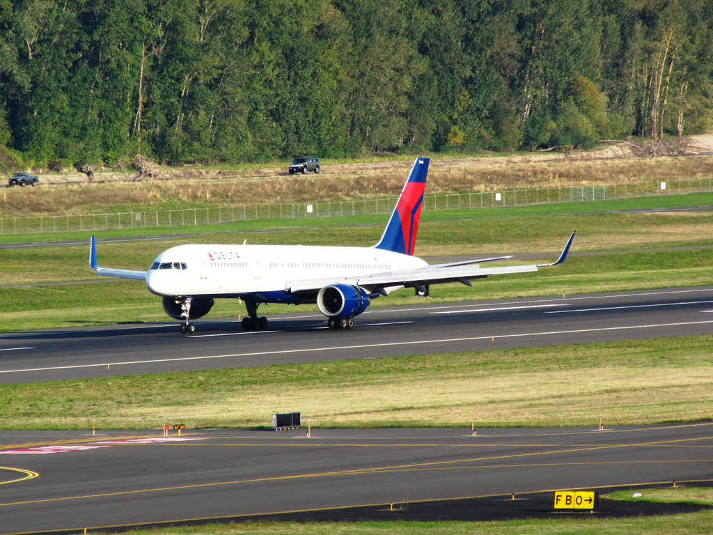 Photo of Delta Airlines N546US, Boeing 757-200
