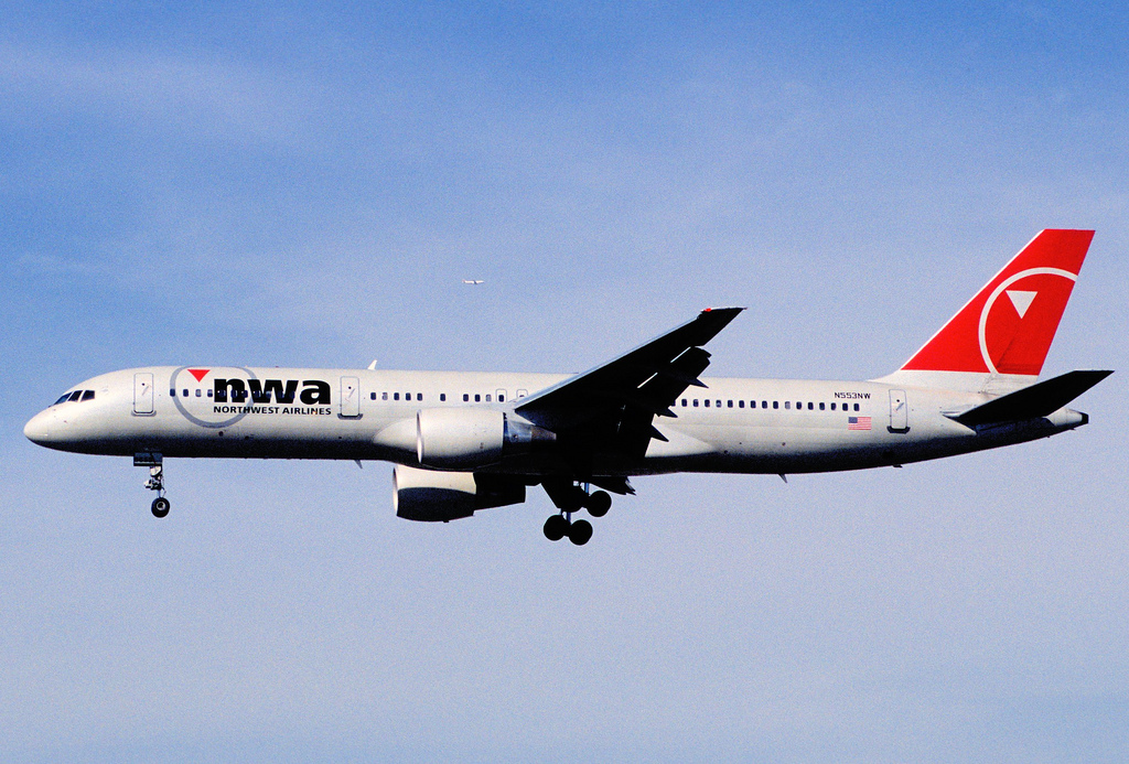 Photo of Delta Airlines N553NW, Boeing 757-200
