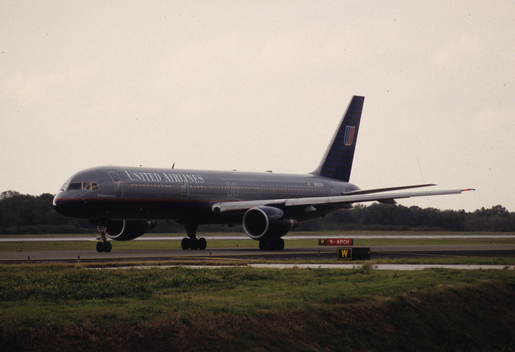 Photo of United N553UA, Boeing 757-200