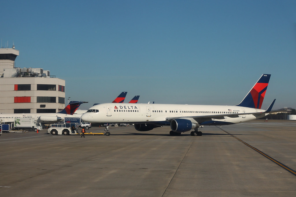 Photo of Delta Airlines N556NW, Boeing 757-200