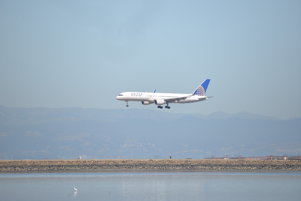 Photo of United N596UA, Boeing 757-200