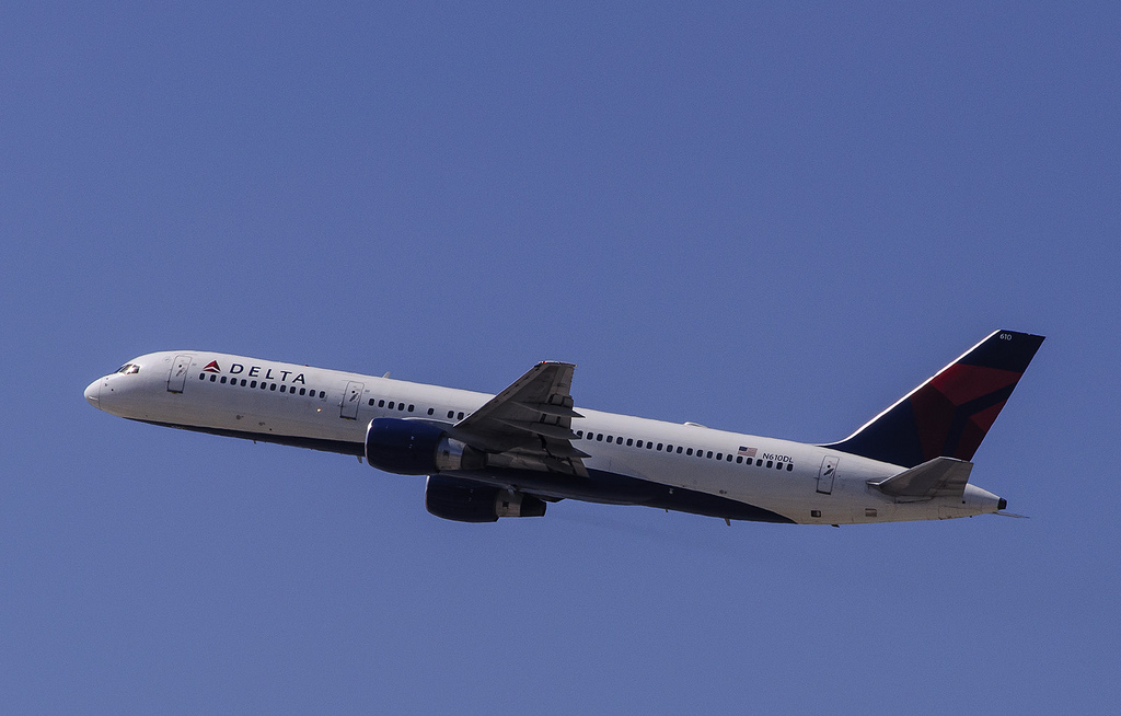 Photo of Delta Airlines N610DL, Boeing 757-200