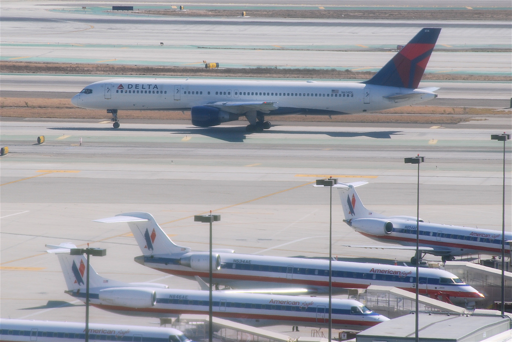 Photo of Delta Airlines N614DL, Boeing 757-200
