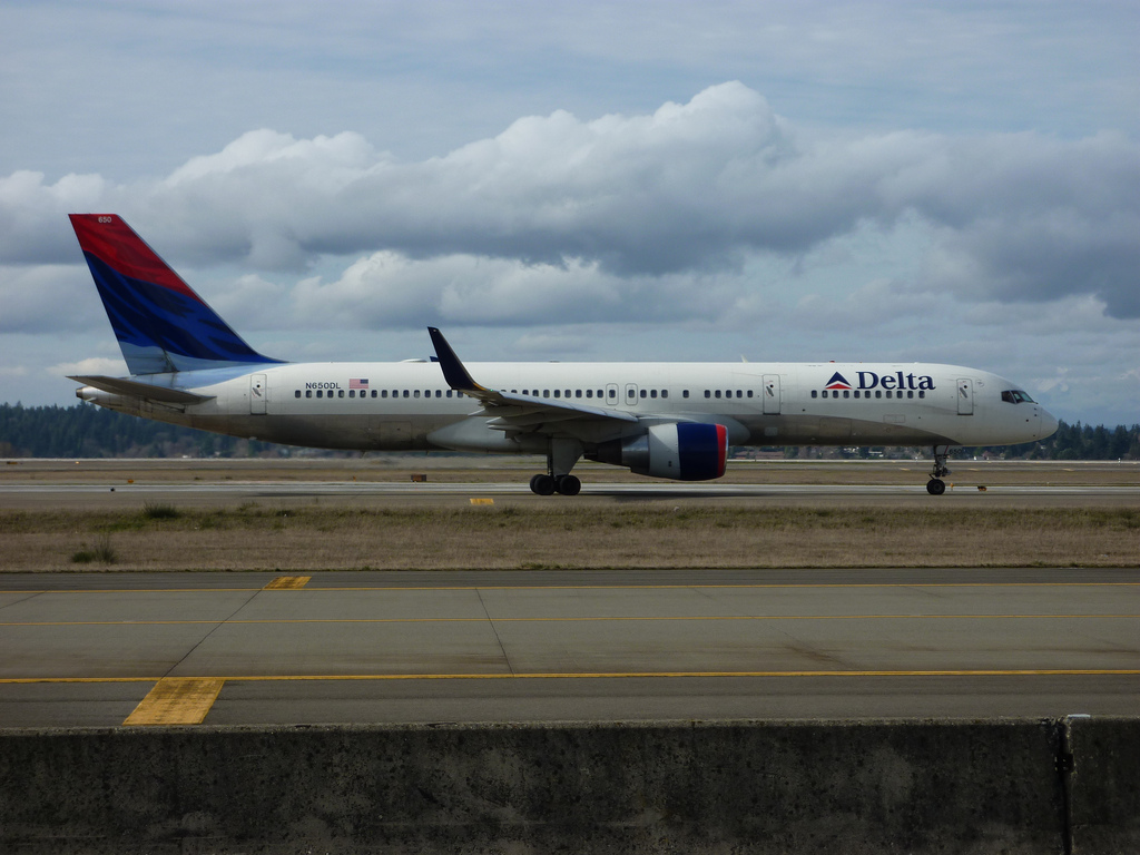 Photo of Delta Airlines N650DL, Boeing 757-200