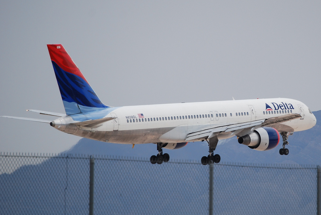Photo of Delta Airlines N658DL, Boeing 757-200