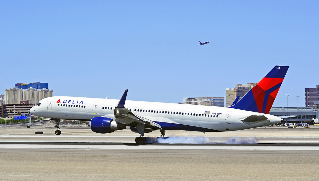 Photo of Delta Airlines N664DN, Boeing 757-200