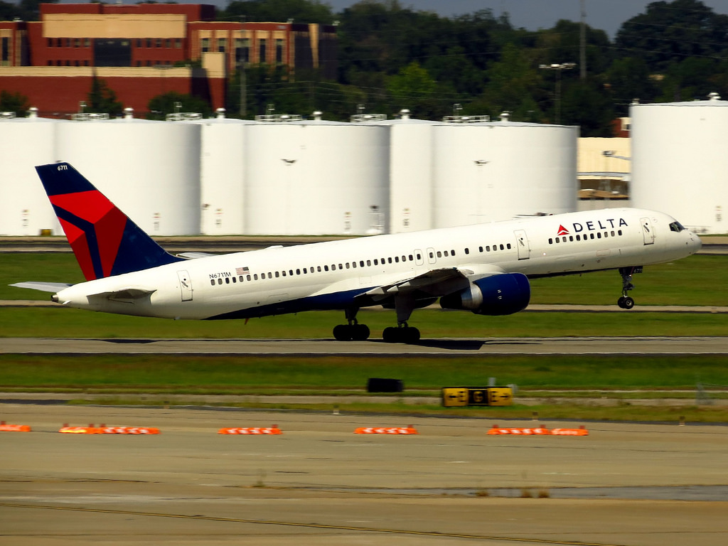Photo of Delta Airlines N6711M, Boeing 757-200