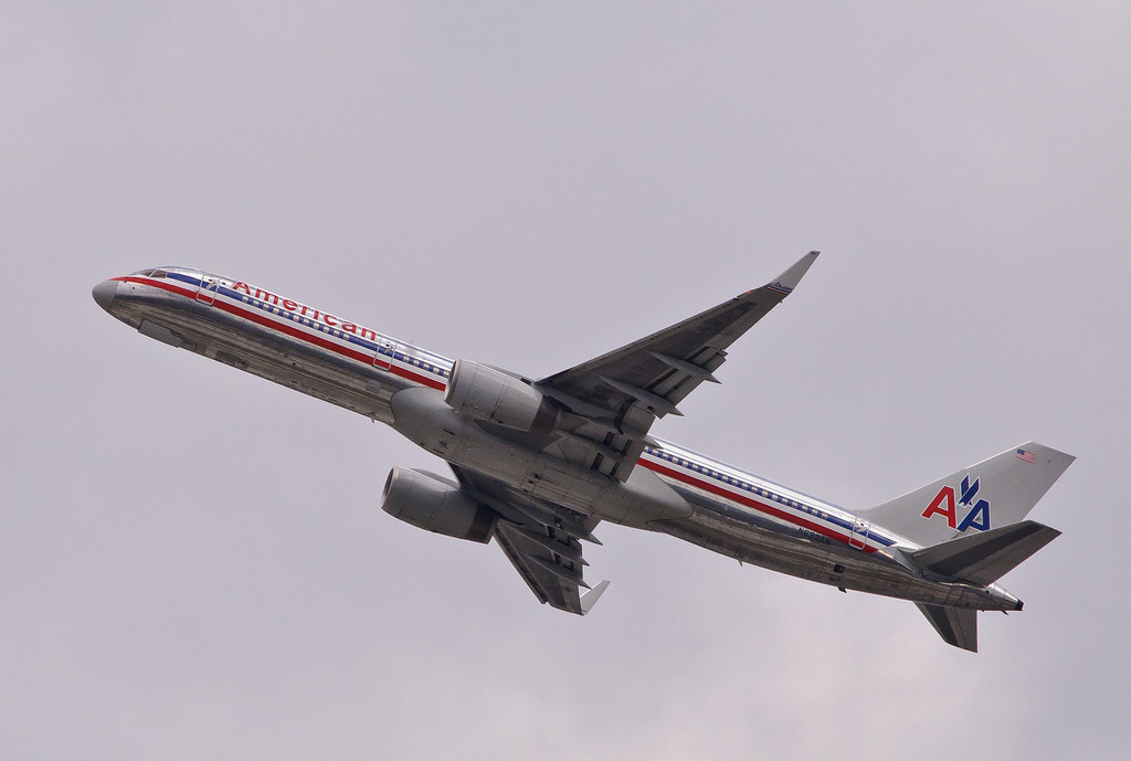 Photo of American Airlines N699AN, Boeing 757-200