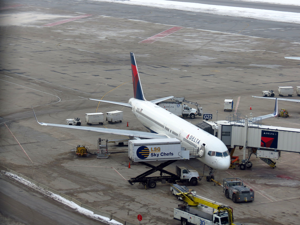 Photo of Delta Airlines N699DL, Boeing 757-200