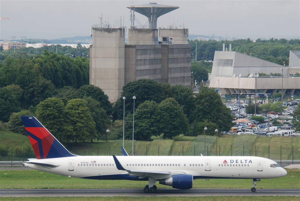 Photo of Delta Airlines N704X, Boeing 757-200