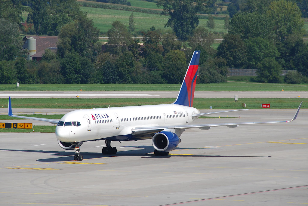 Photo of Delta Airlines N707TW, Boeing 757-200