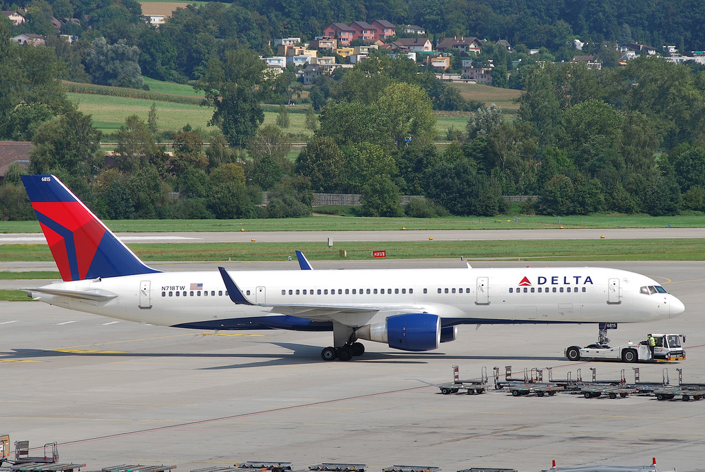 Photo of Delta Airlines N718TW, Boeing 757-200
