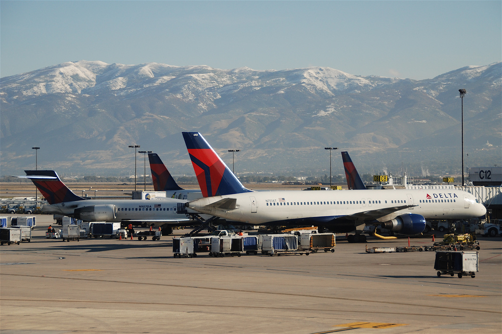 Photo of Delta Airlines N751AT, Boeing 757-200
