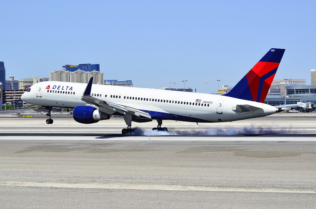 Photo of Delta Airlines N900PC, Boeing 757-200