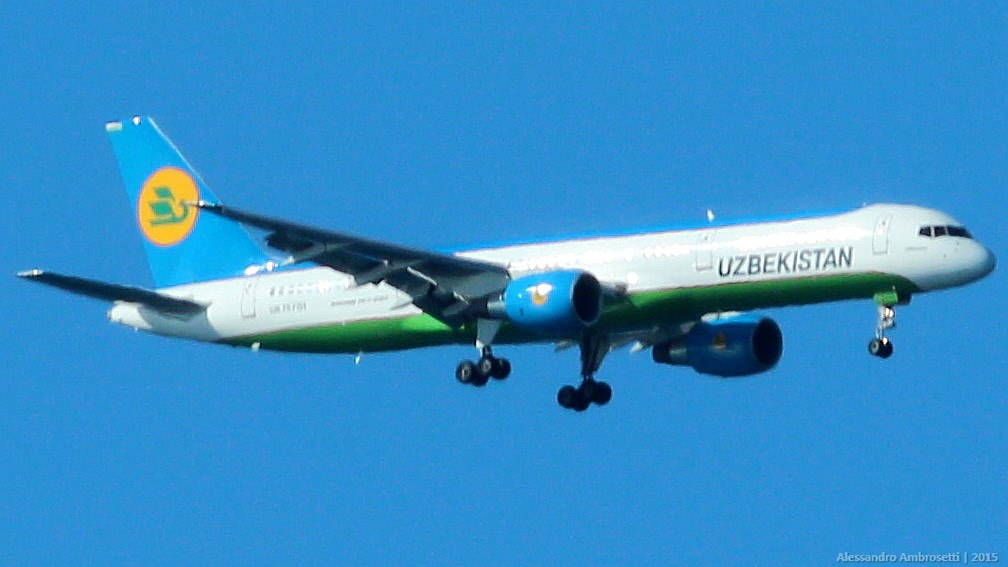 Photo of Uzbekistan Airways UK-75701, Boeing 757-200