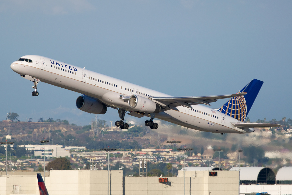 Photo of United N57857, Boeing 757-300