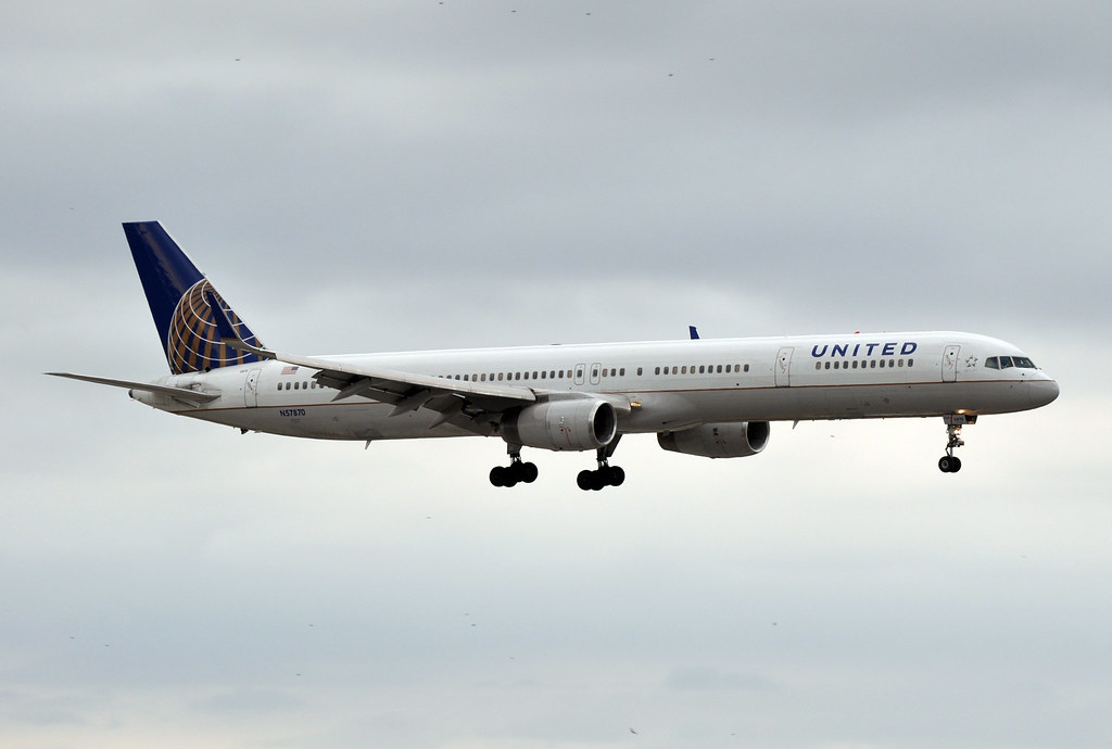 Photo of United N57870, Boeing 757-300