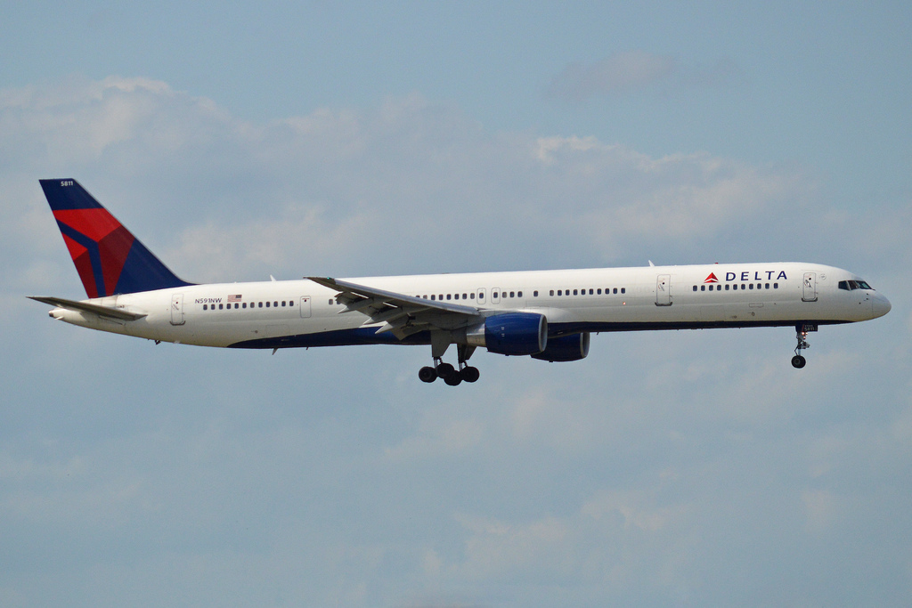 Photo of Delta Airlines N591NW, Boeing 757-300