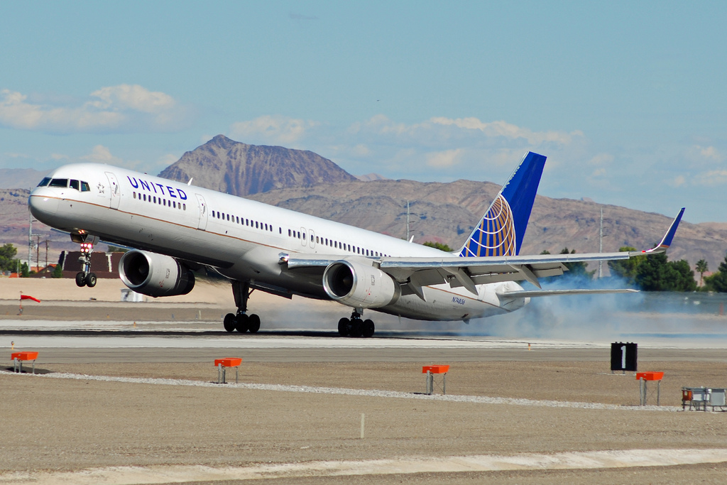 Photo of United N74856, Boeing 757-300