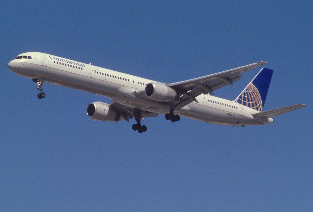 Photo of United N75853, Boeing 757-300