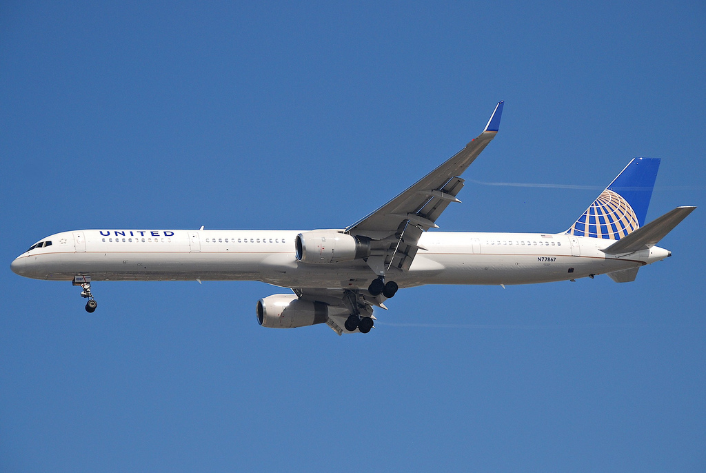 Photo of United N77867, Boeing 757-300