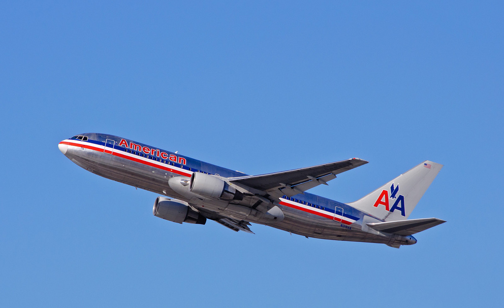 Photo of American Airlines N319AA, Boeing 767-200