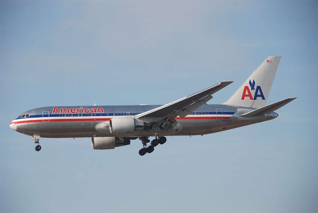 Photo of American Airlines N324AA, Boeing 767-200