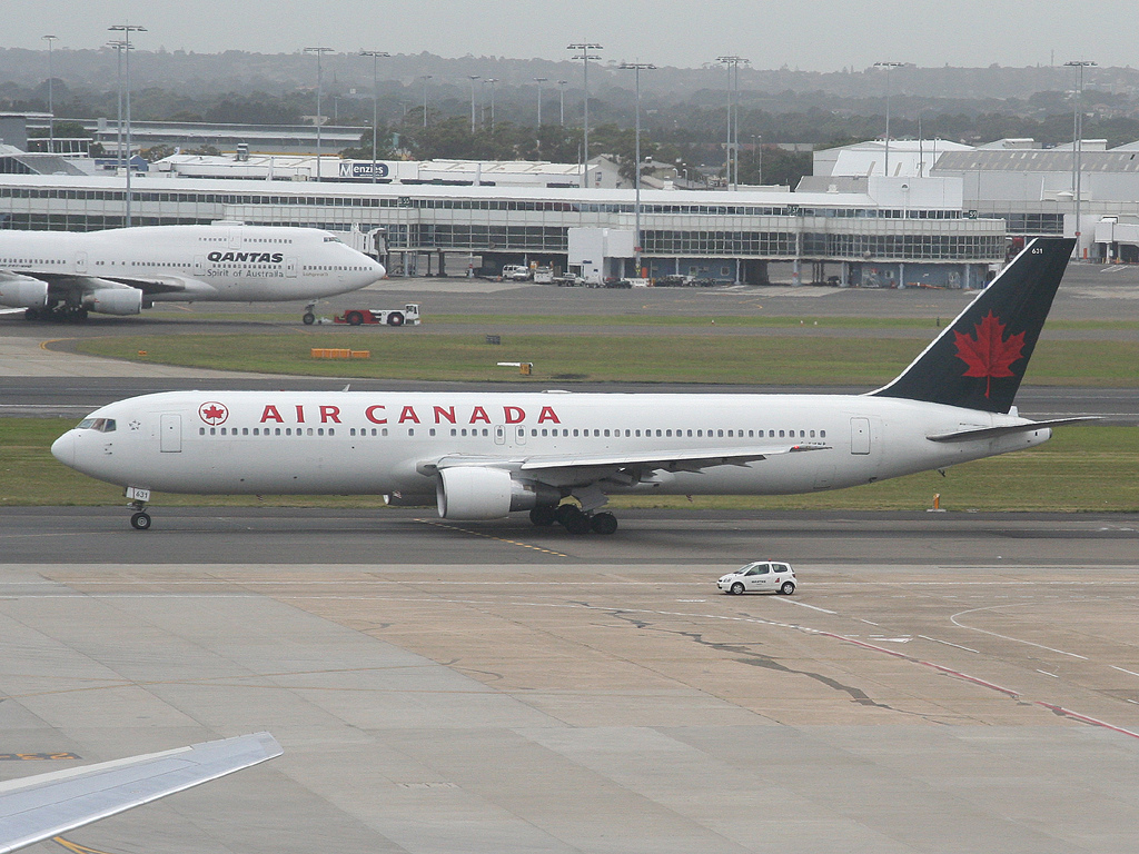 Photo of Air Canada C-FMWP, Boeing 767-300