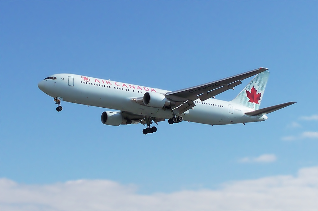 Photo of Air Canada Rouge C-FMWQ, Boeing 767-300