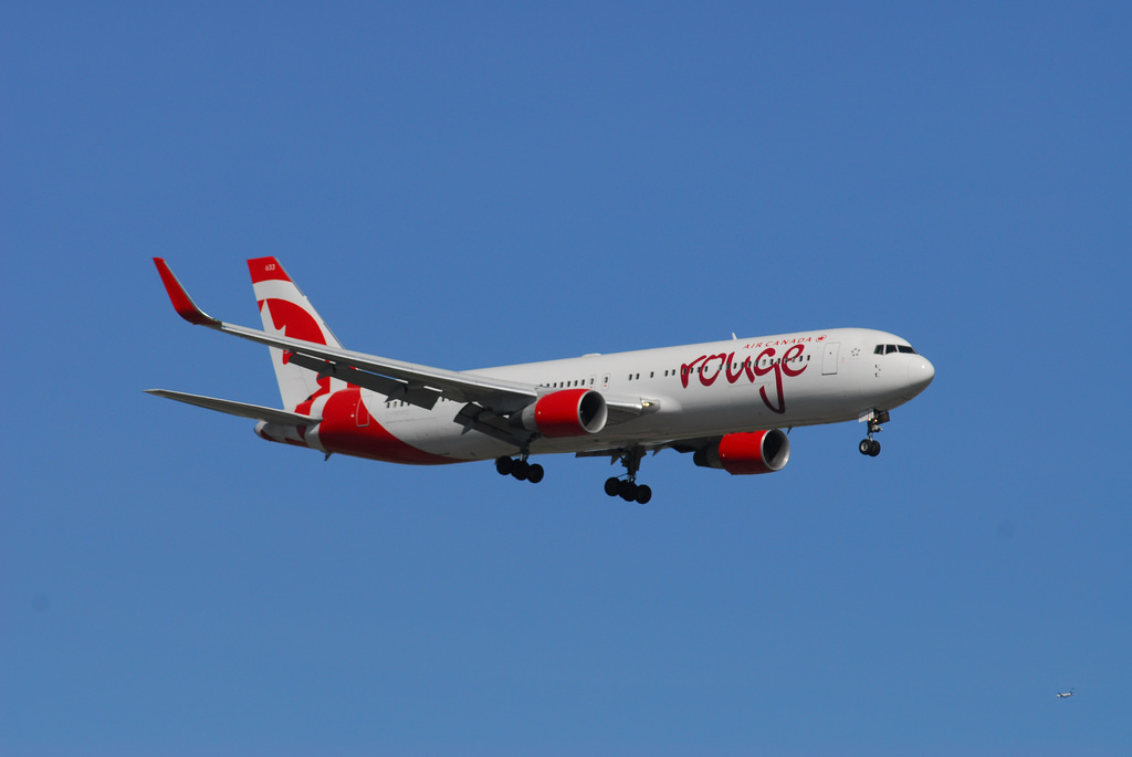 Photo of Air Canada Rouge C-FMWU, Boeing 767-300