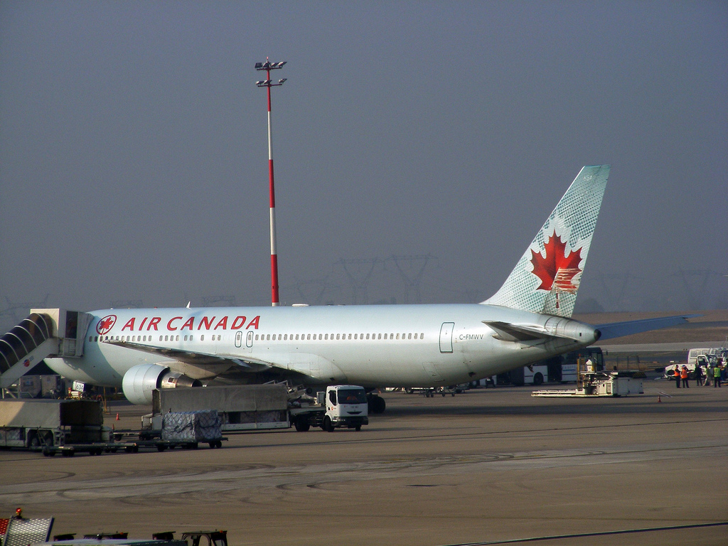 Photo of Air Canada Rouge C-FMWV, Boeing 767-300