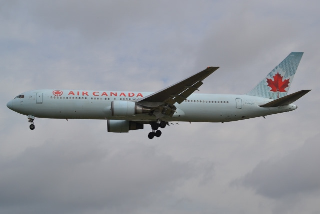 Photo of Air Canada Rouge C-GBZR, Boeing 767-300