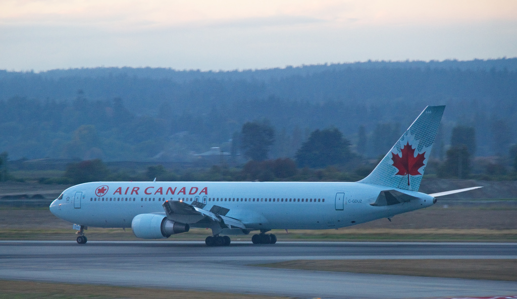 Photo of Air Canada Rouge C-GDUZ, Boeing 767-300