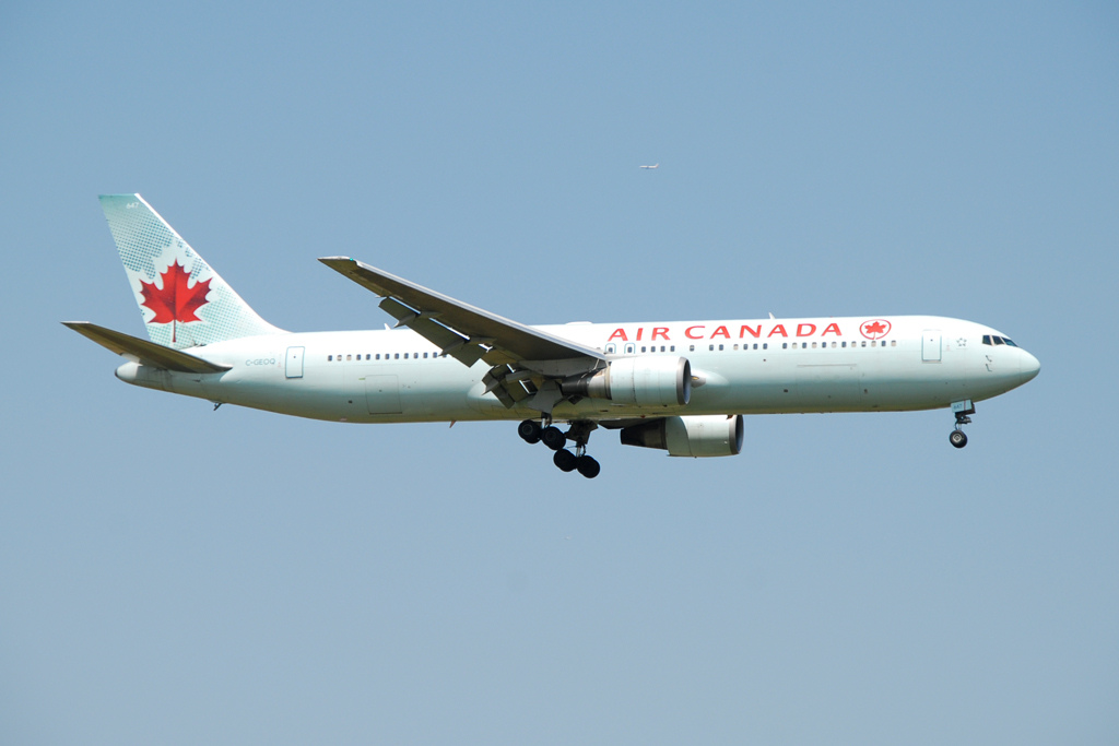 Photo of Air Canada Rouge C-GEOQ, Boeing 767-300