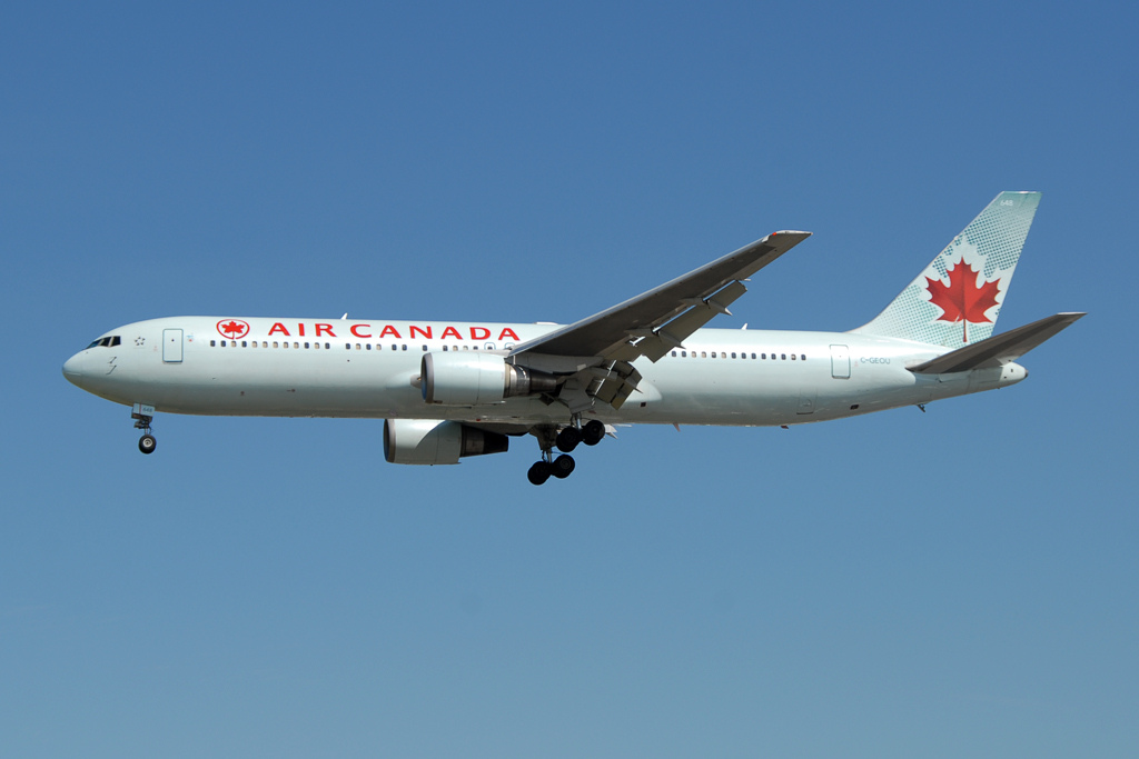 Photo of Air Canada C-GEOU, Boeing 767-300