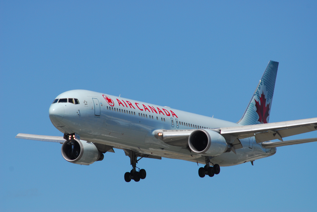 Photo of Air Canada Rouge C-GHLQ, Boeing 767-300