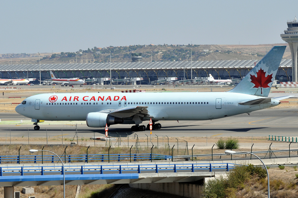 Photo of Air Canada Rouge C-GHLU, Boeing 767-300