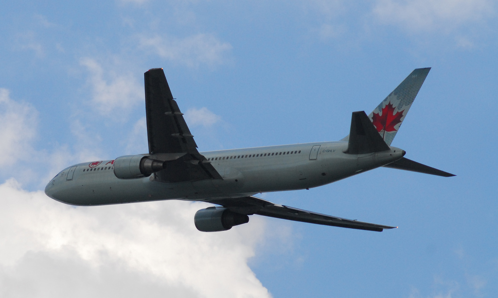 Photo of Air Canada Rouge C-GHLV, Boeing 767-300