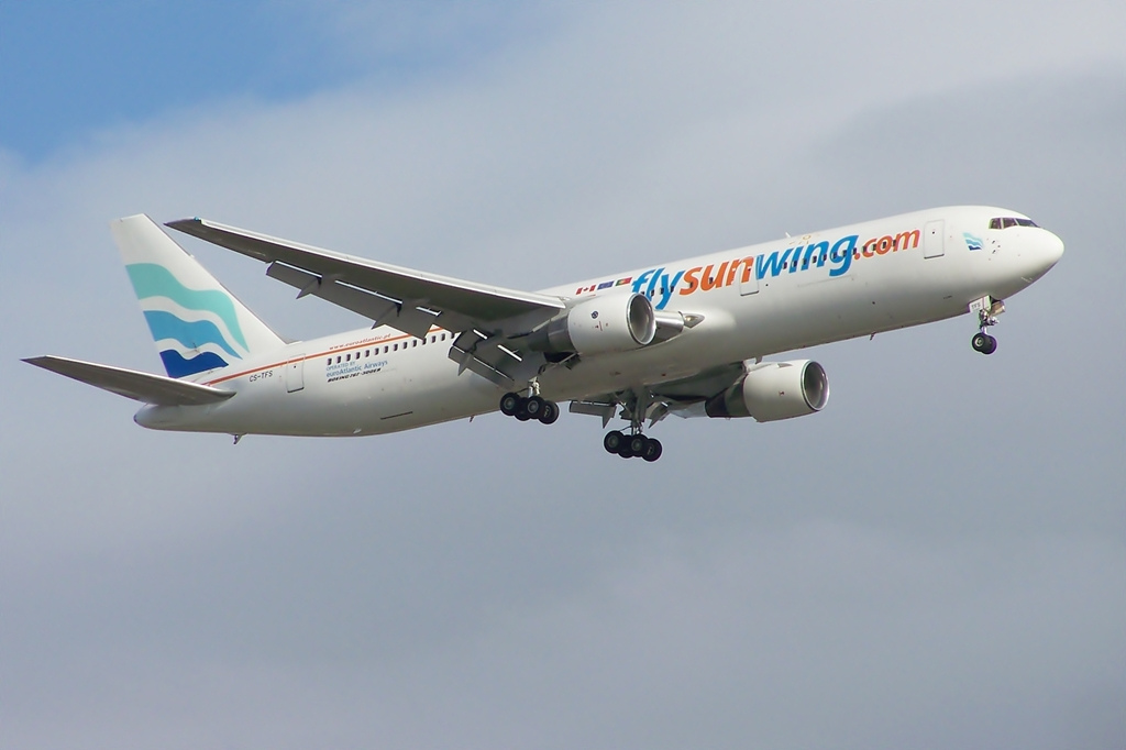 Photo of Sunwing Airlines CS-TFS, Boeing 767-300