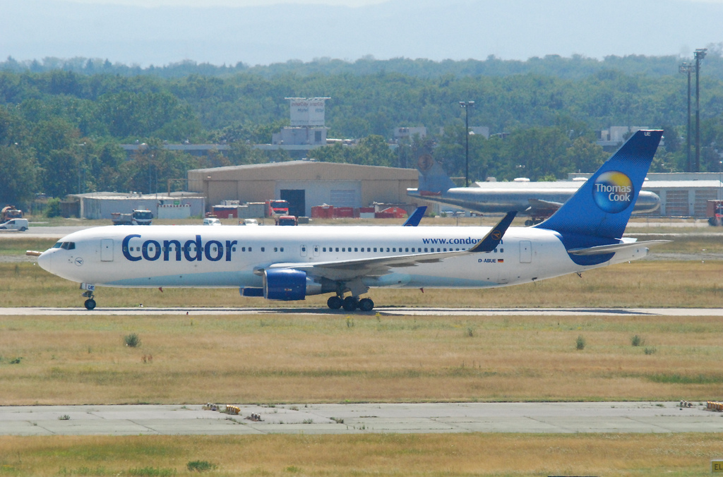 Photo of Condor D-ABUE, Boeing 767-300