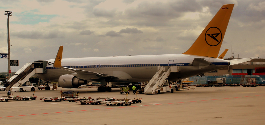 Photo of Condor D-ABUM, Boeing 767-300