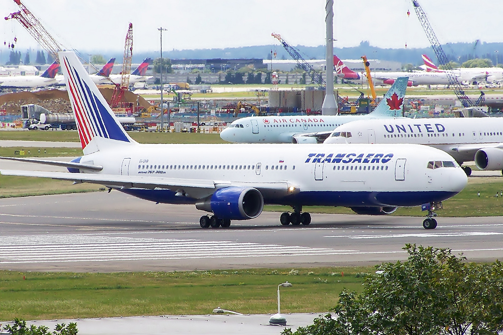 Photo of Transaero Airlines EI-UNB, Boeing 767-300